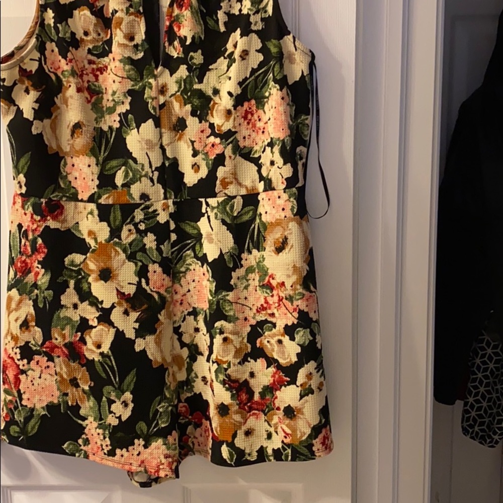 Romper - Picture 2 of 3